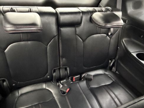 Used 2025 Honda Pilot Black Edition image 13