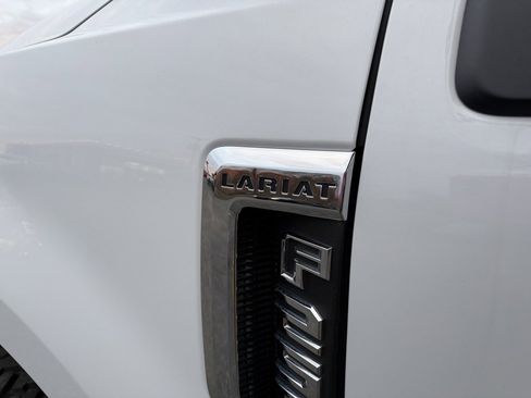 Used 2022 Ford F250 Lariat w/ Lariat Value Package image 11