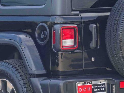 Certified 2018 Jeep Wrangler Unlimited Sahara w/ Dual Top Group image 7