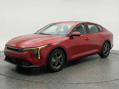 Used 2025 Kia K4 FWD image 3