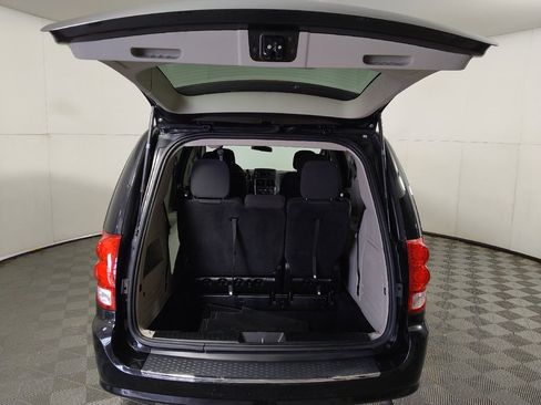 Used 2017 Dodge Grand Caravan SE FWD image 29