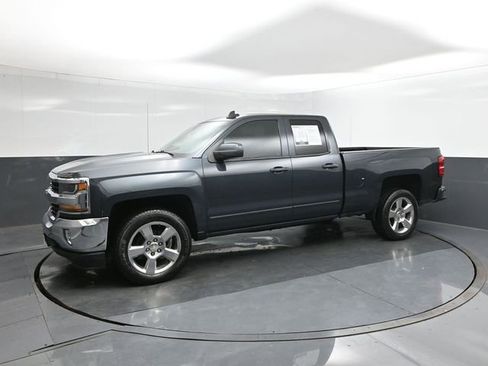 Used 2018 Chevrolet Silverado 1500 LT w/ Texas Edition RWD image 30