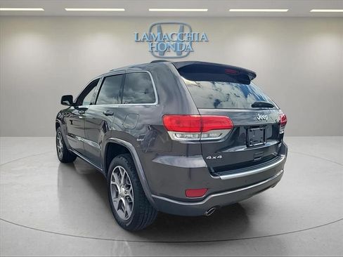 Used 2018 Jeep Grand Cherokee Limited AWD/4WD image 3