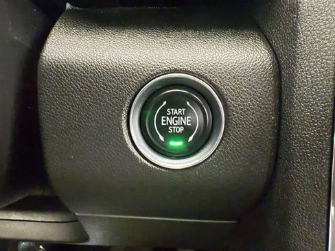 Used 2025 GMC Acadia Elevation image 40