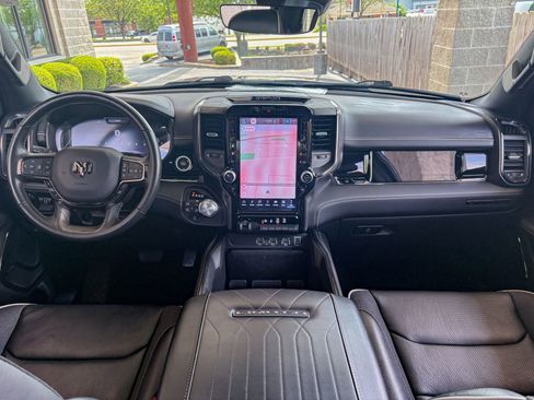 Used 2025 RAM 1500 Limited AWD/4WD image 2