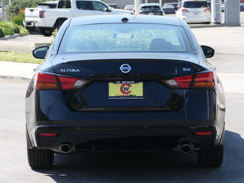 Used 2022 Nissan Altima 2.5 SV w/ SV Premium Package FWD image 4