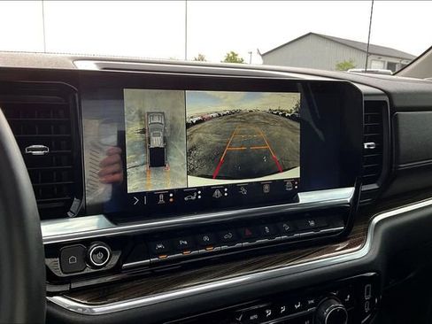 Used 2025 Chevrolet Silverado 1500 LT Trail Boss w/ LT Trail Boss Premium Package AWD/4WD image 15