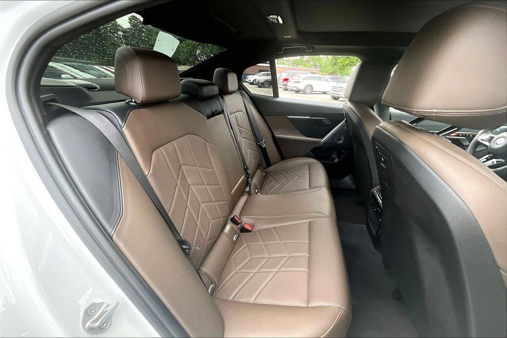 Used 2026 BMW 550e xDrive AWD/4WD image 19