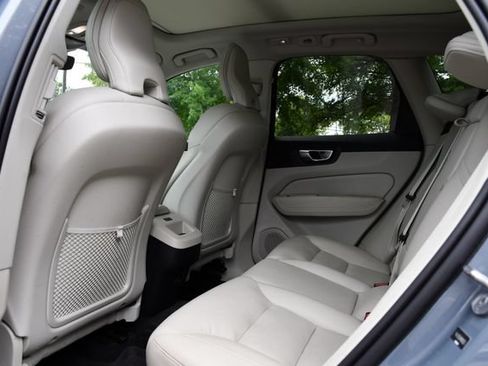 Certified 2024 Volvo XC60 B5 Plus w/ Climate Package AWD/4WD image 15