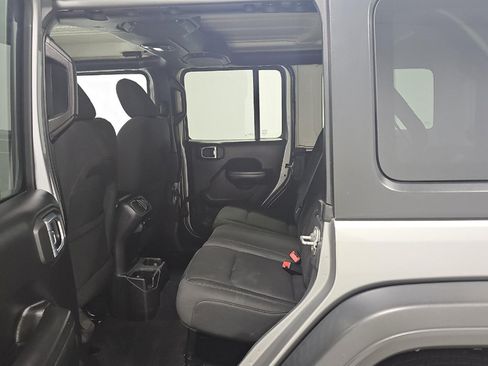 Used 2018 Jeep Wrangler Unlimited Sport S AWD/4WD image 10
