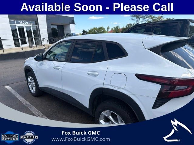 Used 2024 Chevrolet Trax LS w/ LS Convenience Package FWD image 5