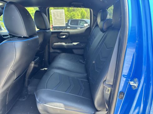 Used 2021 Toyota Tacoma TRD Sport w/ Technology Package image 24