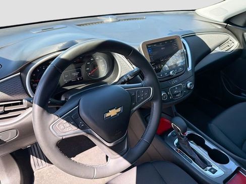 Used 2023 Chevrolet Malibu RS w/ Driver Confidence Package FWD image 9