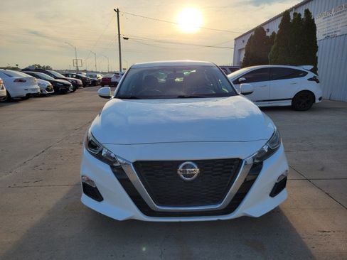Used 2020 Nissan Altima 2.5 S FWD image 2