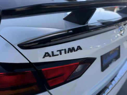 Used 2022 Nissan Altima 2.5 SR w/ Midnight Edition Package FWD image 40