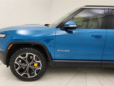 Used 2024 Rivian R1S Launch Edition image 9