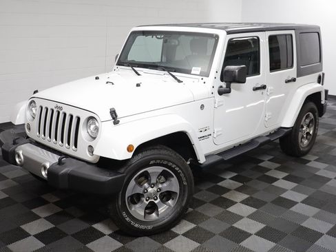 Used 2017 Jeep Wrangler Unlimited Sahara w/ Connectivity Group image 2