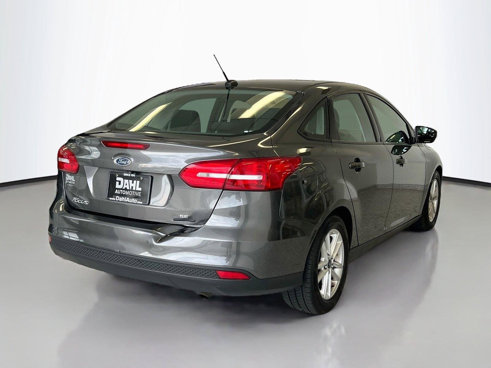 Used 2016 Ford Focus SE FWD image 13