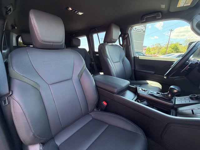 Used 2024 Lexus GX 550 AWD/4WD image 18