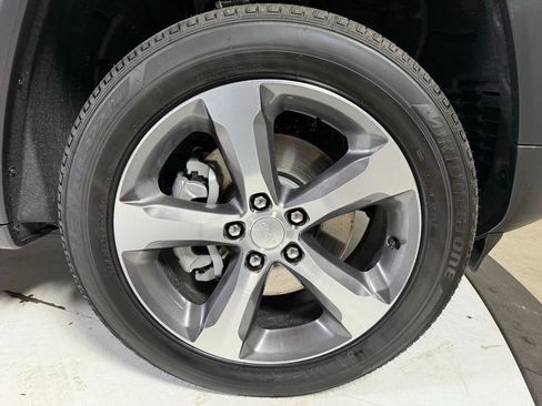 New 2025 Jeep Grand Cherokee L Limited w/ Luxury Tech Group II image 9