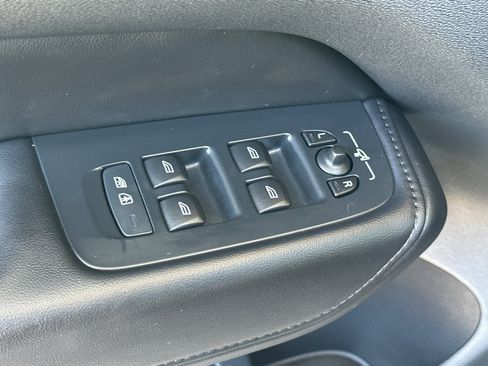 Certified 2023 Volvo XC60 B5 Plus w/ Climate Package FWD image 12