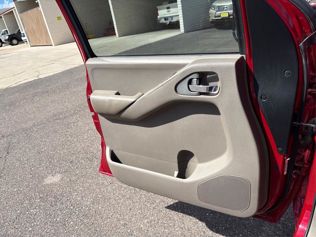 Used 2009 Nissan Frontier SE w/ SE Value Truck Pkg RWD image 17