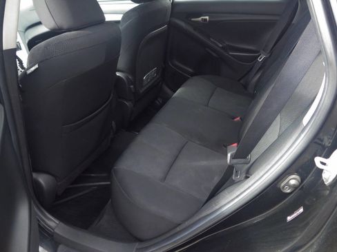Used 2010 Toyota Matrix S image 31