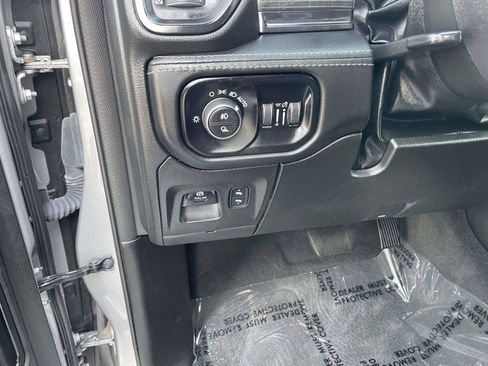 Used 2022 RAM 1500 Limited AWD/4WD image 25