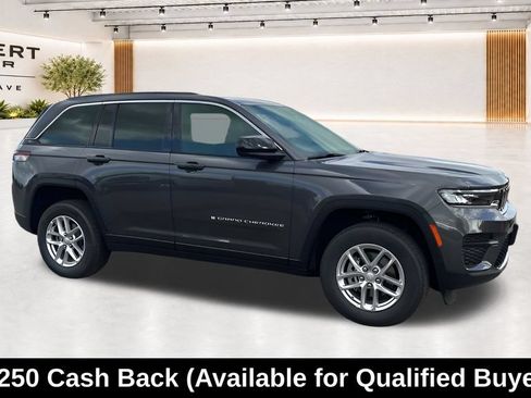 New 2025 Jeep Grand Cherokee Laredo X w/ Luxury Tech Group I RWD image 17