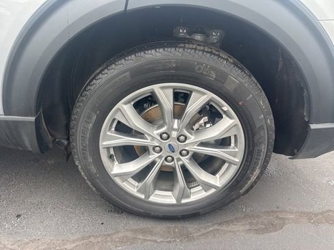 Used 2024 Ford Explorer Limited image 26