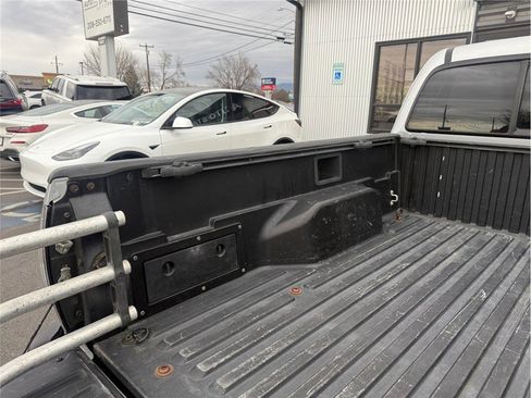 Used 2012 Toyota Tacoma 4x4 Access Cab V6 w/ SR5 Pkg image 41