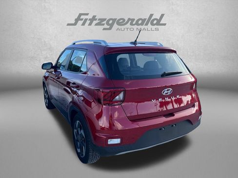 Used 2025 Hyundai Venue Limited FWD image 8