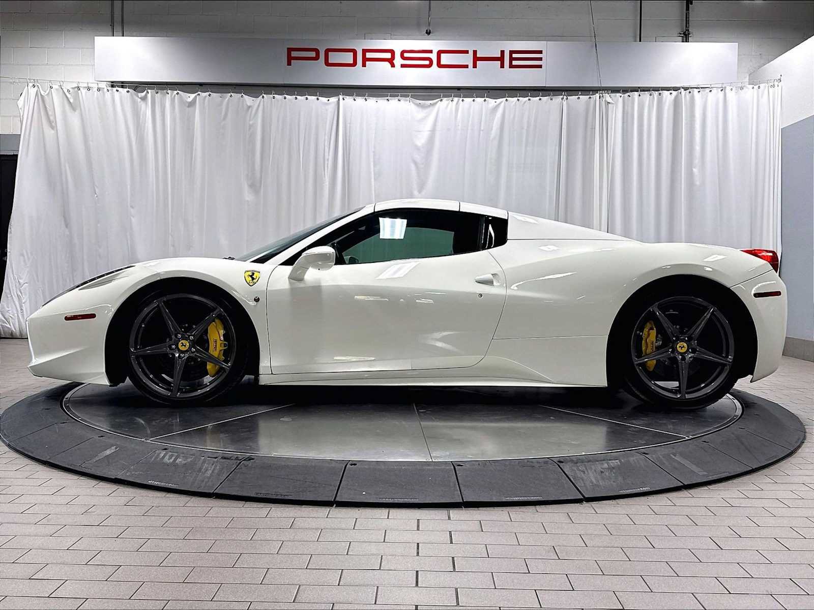 Used 2015 Ferrari 458 Spider RWD image 2