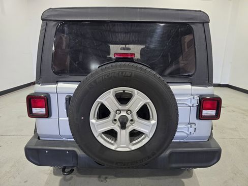 Used 2022 Jeep Wrangler Unlimited Sport image 3