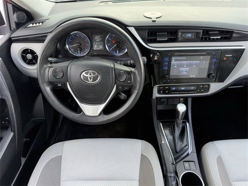 Used 2017 Toyota Corolla LE w/ LE Premium Package w/Moonroof image 11