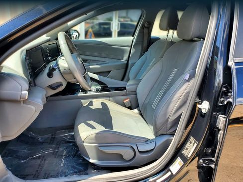 Used 2021 Hyundai Elantra SEL w/ Convenience Package FWD image 25