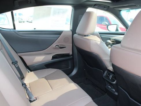 Certified 2023 Lexus ES 350 w/ Premium Package FWD image 7