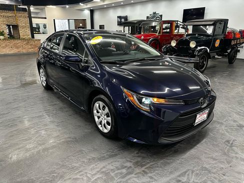 Used 2025 Toyota Corolla LE image 3
