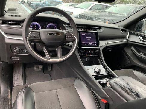 Used 2023 Jeep Grand Cherokee Altitude image 18