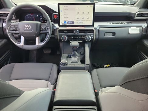 Used 2025 Toyota Tacoma TRD Off-Road image 13