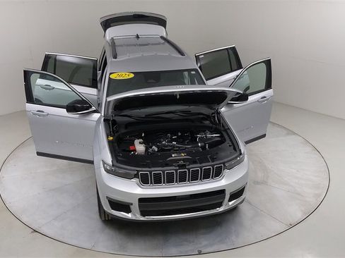 Used 2025 Jeep Grand Cherokee L Limited image 47