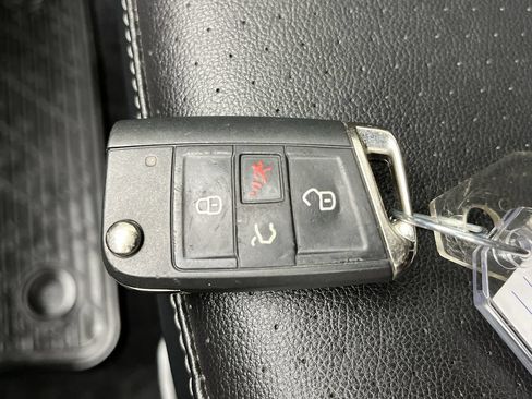 Used 2018 Volkswagen Tiguan SE w/ Panoramic Sunroof Package AWD/4WD image 27