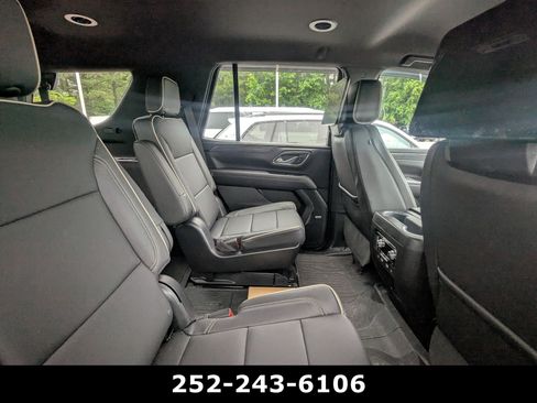 Used 2024 GMC Yukon SLT w/ SLT Luxury Package AWD/4WD image 10