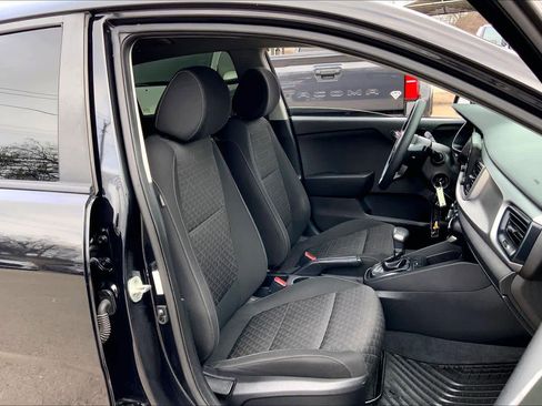 Used 2018 Kia Rio LX image 9