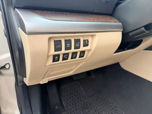 Used 2017 Subaru Outback 3.6R Limited image 11