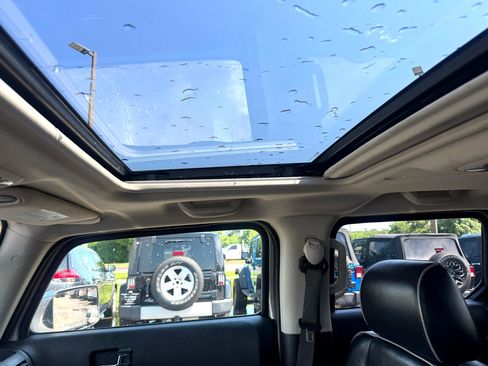 Used 2009 HUMMER H3T Luxury image 15