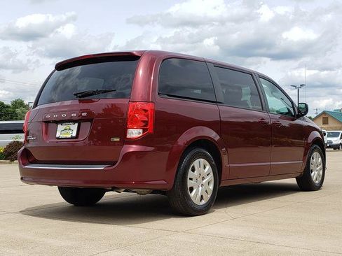 Used 2018 Dodge Grand Caravan SE w/ UConnect Hands-Free Group FWD image 6