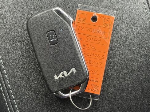 Used 2024 Kia Seltos S AWD/4WD image 42