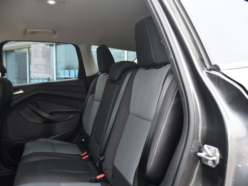 Used 2018 Ford Escape SE image 19