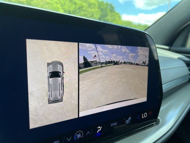 Used 2024 Chevrolet Traverse LT FWD image 15